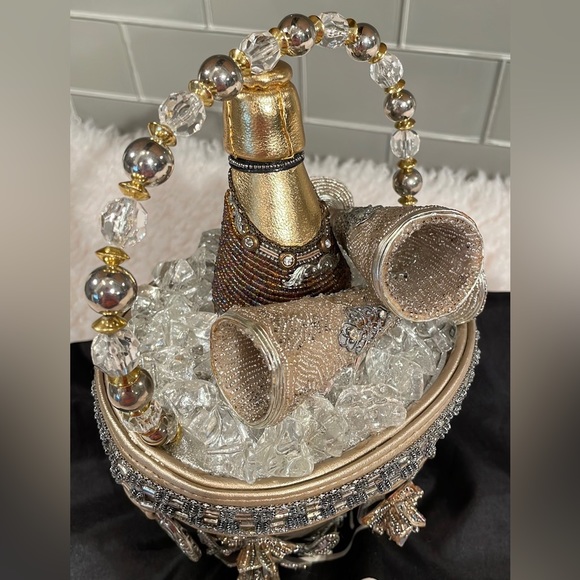 Mary Frances “Drinks for two” purse handbag - Picture 2 of 15